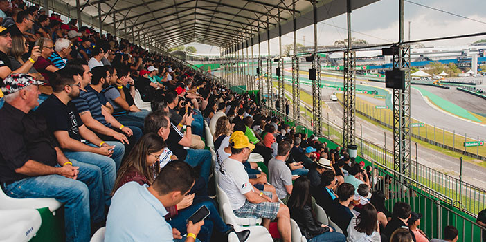 DENTRO DO CAMAROTE PADDOCK CLUB EM INTERLAGOS PARA O GP DO BRASIL